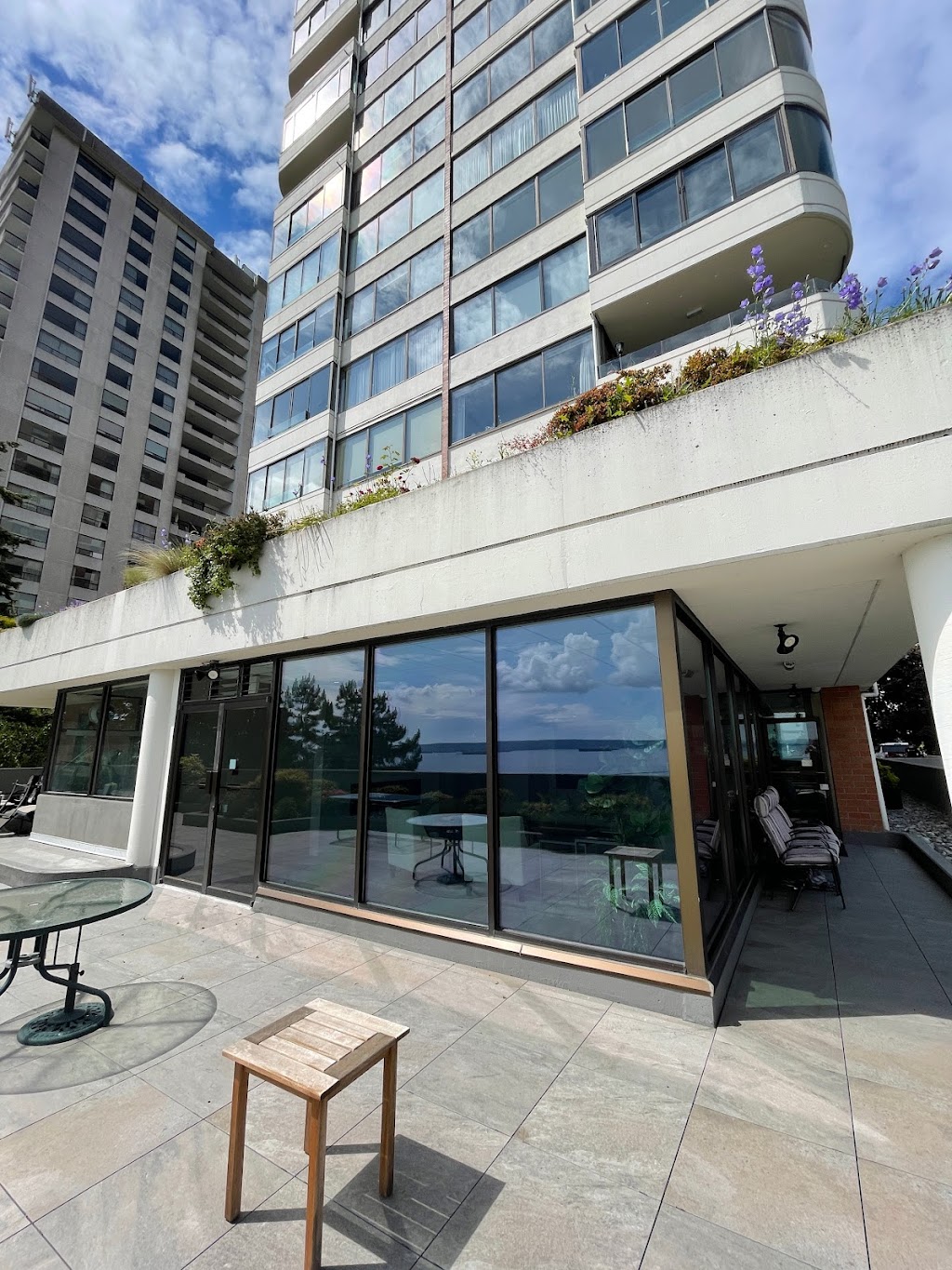 Empire Graphic Installers | 15 Holtby St, Coquitlam, BC V3B 0E5, Canada | Phone: (604) 790-3437