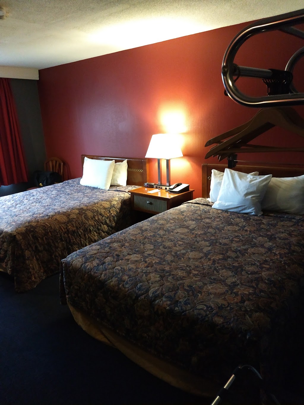 Econo Lodge | 636 York St, London, ON N5W 2S7, Canada | Phone: (519) 433-8161