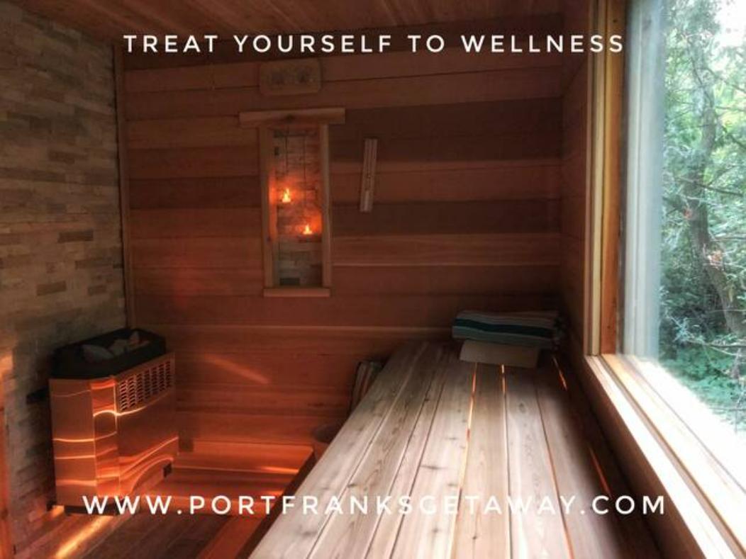 Port Franks Getaway - Pinery Bijou Suite | 7702 Clayton St, Port Franks, ON N0M 2L0, Canada | Phone: (519) 312-8905