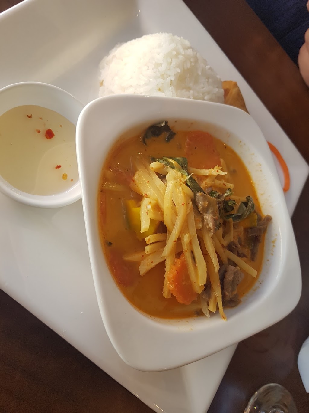 Sukothai Restaurant | 2055 Winston Park Dr, Oakville, ON L6H 6P5, Canada | Phone: (905) 829-9978