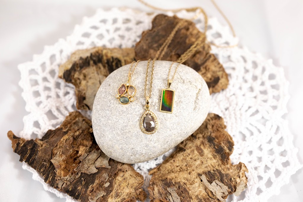 Austen Jewellers Ltd | 49 Elizabeth St #3, Okotoks, AB T1S 1J8, Canada | Phone: (403) 938-3353