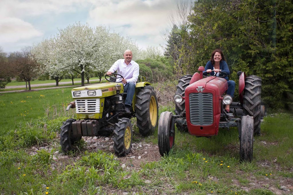 Kennisis Portraits | 107 Isabella Dr, Orillia, ON L3V 8K7, Canada | Phone: (705) 242-7825