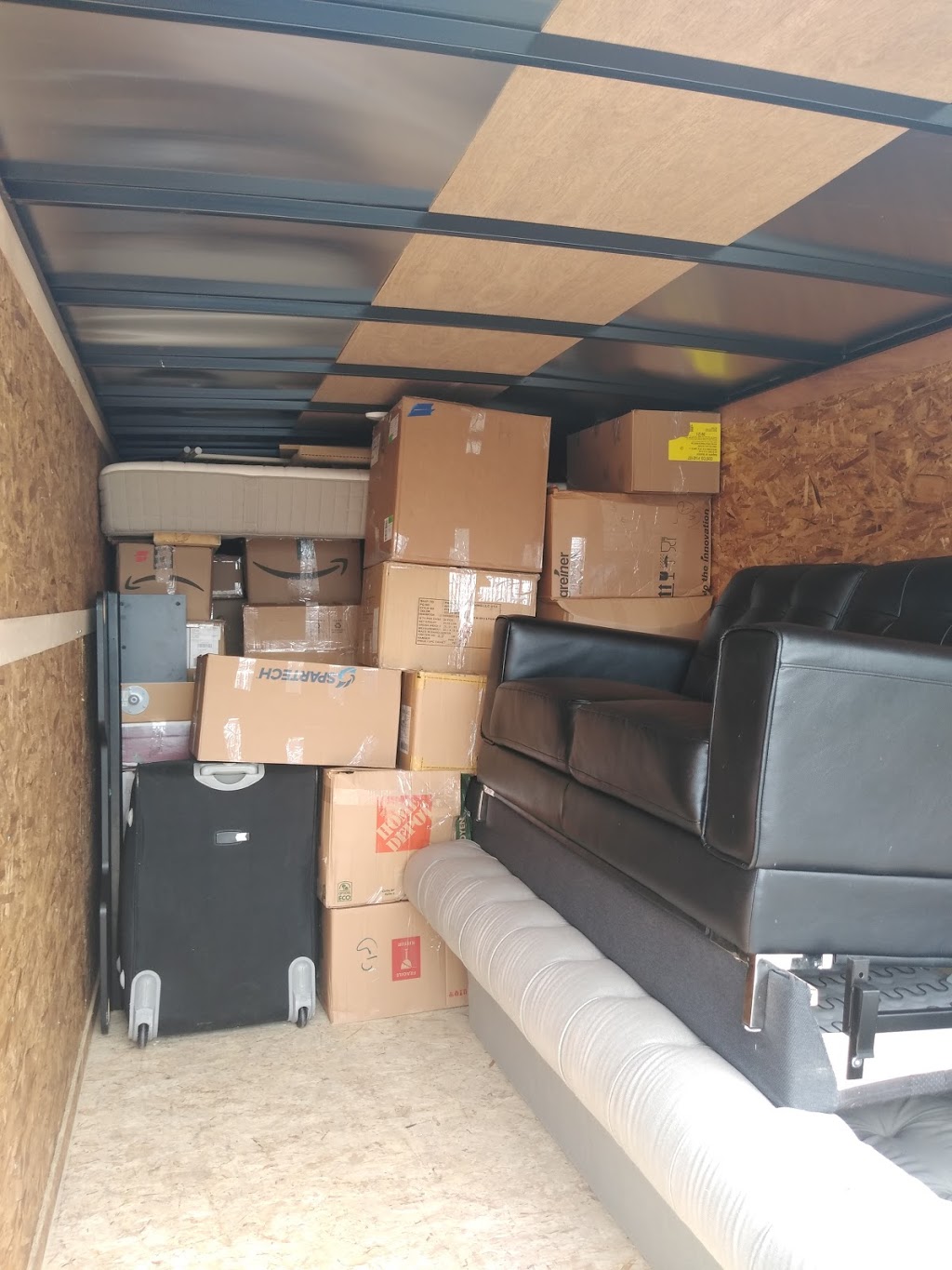 AV3 Shipping and courier | 134 Livingstone St W, Barrie, ON L4N 7J4, Canada | Phone: (705) 970-8353