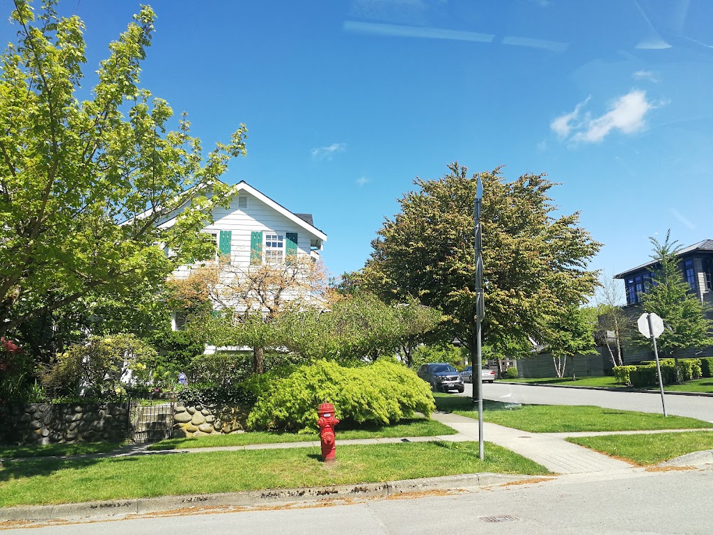 Balaclava Park | 4594 Balaclava St, Vancouver, BC V6L 2T2, Canada | Phone: (604) 873-7000