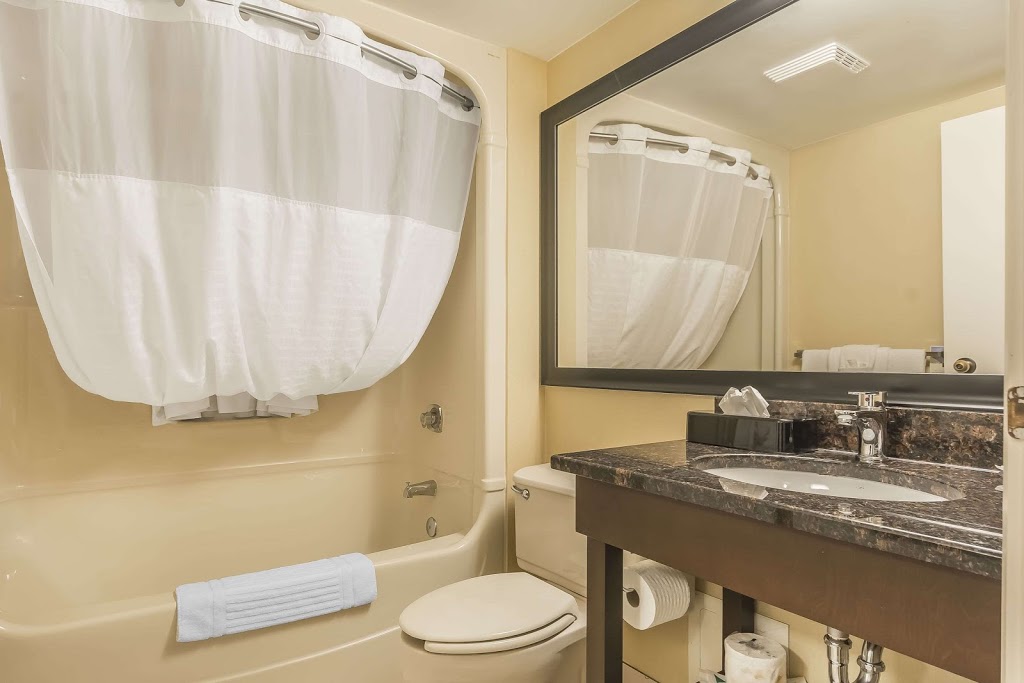 Comfort Inn | 121 Densmore Rd, Cobourg, ON K9A 4J9, Canada | Phone: (905) 372-7007