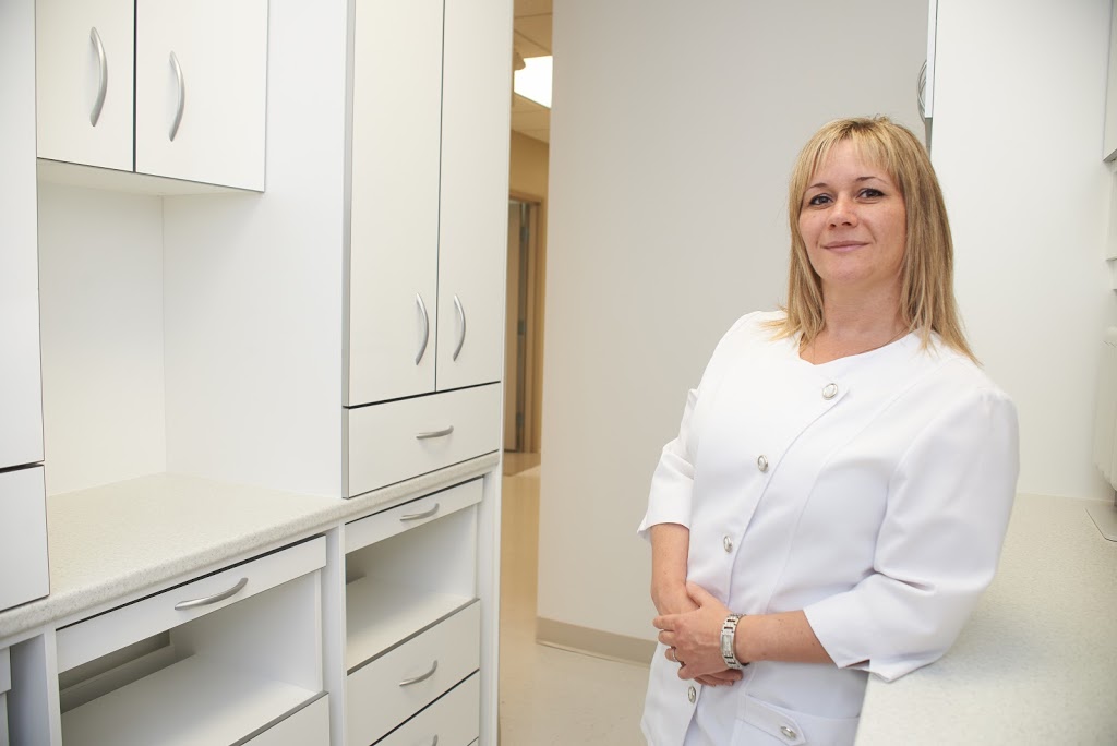 Nancy Bibeau denturologiste | 161 Rue Angus S #2, East Angus, QC J0B 1R0, Canada | Phone: (819) 571-9830