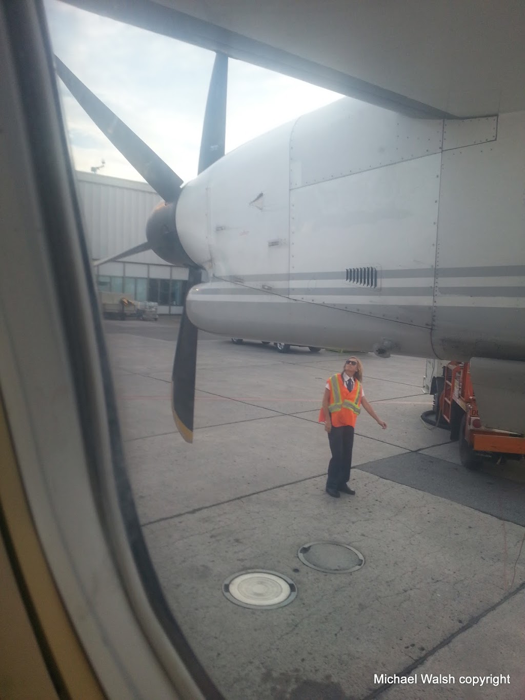 Porter Airlines | 975 boul. Roméo-Vachon N, Dorval, QC H4Y 1H2, Canada | Phone: (514) 420-0000