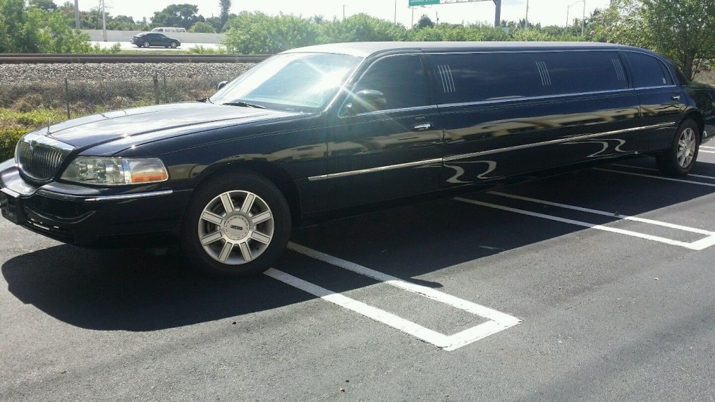 Niagara Falls Limousine Ltd | 3421 Wiltshire Blvd, Niagara Falls, ON L2J 3M1, Canada | Phone: (905) 353-2001