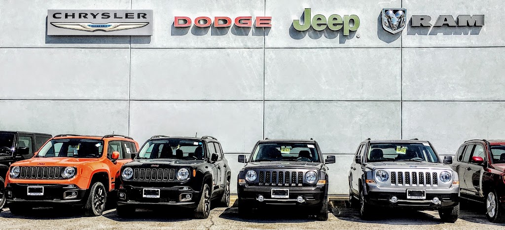 Aurora Chrysler | 14535 Yonge St, Aurora, ON L4G 6L1, Canada | Phone: (877) 645-2308