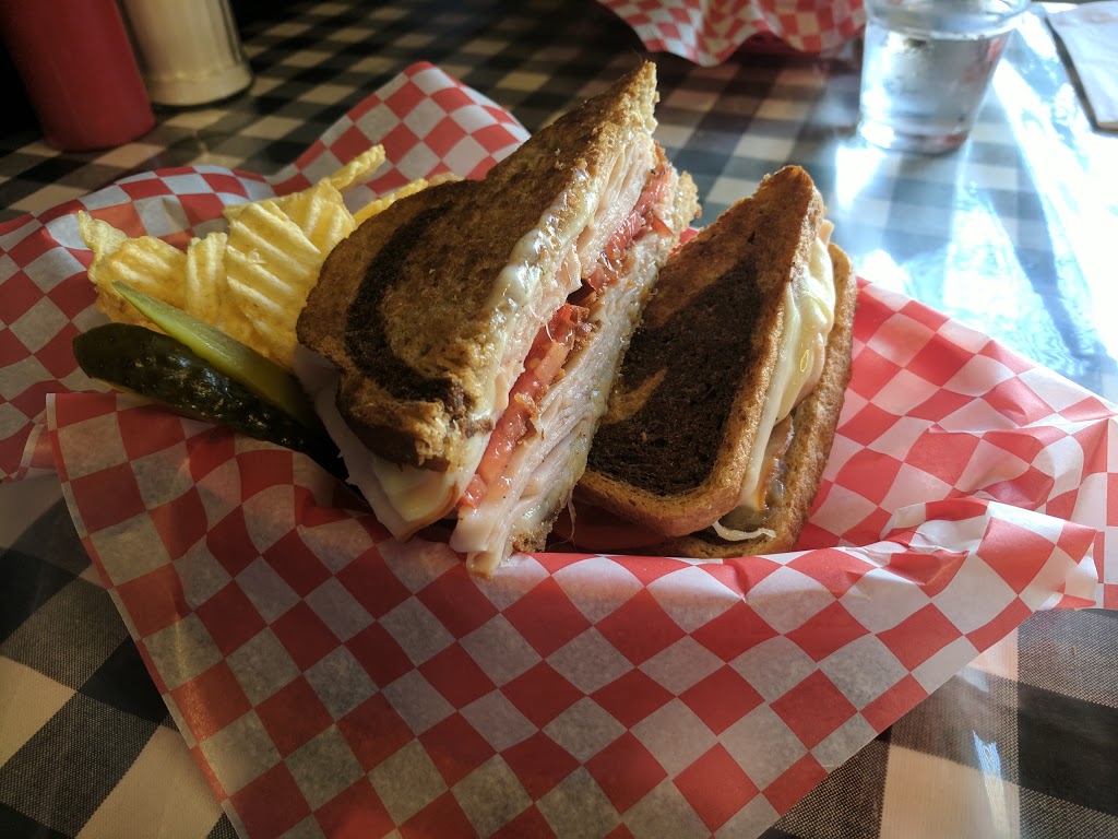 The Grilled Cheese Hideaway | 33 King St E, Bobcaygeon, ON K0M 1A0, Canada | Phone: (705) 821-2137