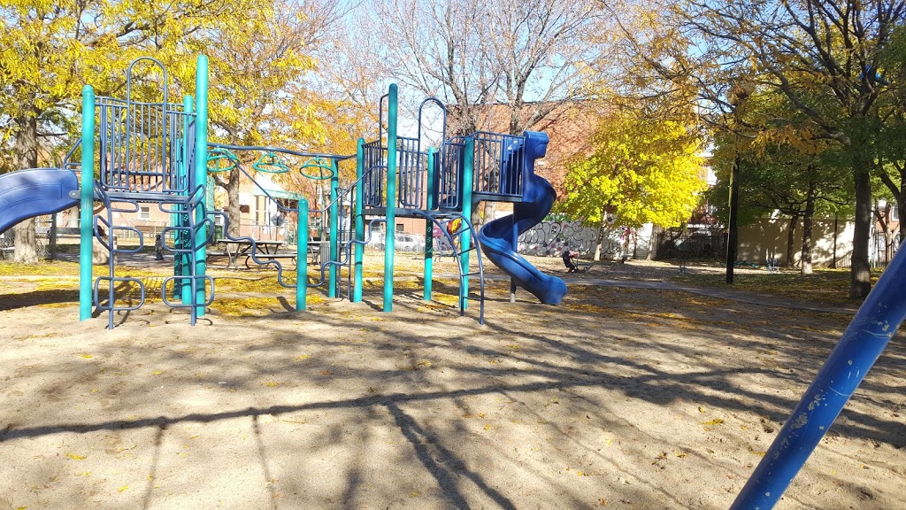 Parc Sainte-Marie | Rue la Fontaine, Montréal, QC H2K 4P9, Canada | Phone: (450) 923-6311