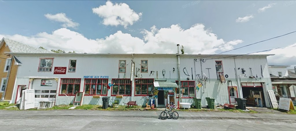 Marché aux puces | 4657 Rue Dollard, Lac-Mégantic, QC G6B 1V3, Canada | Phone: (819) 583-0615
