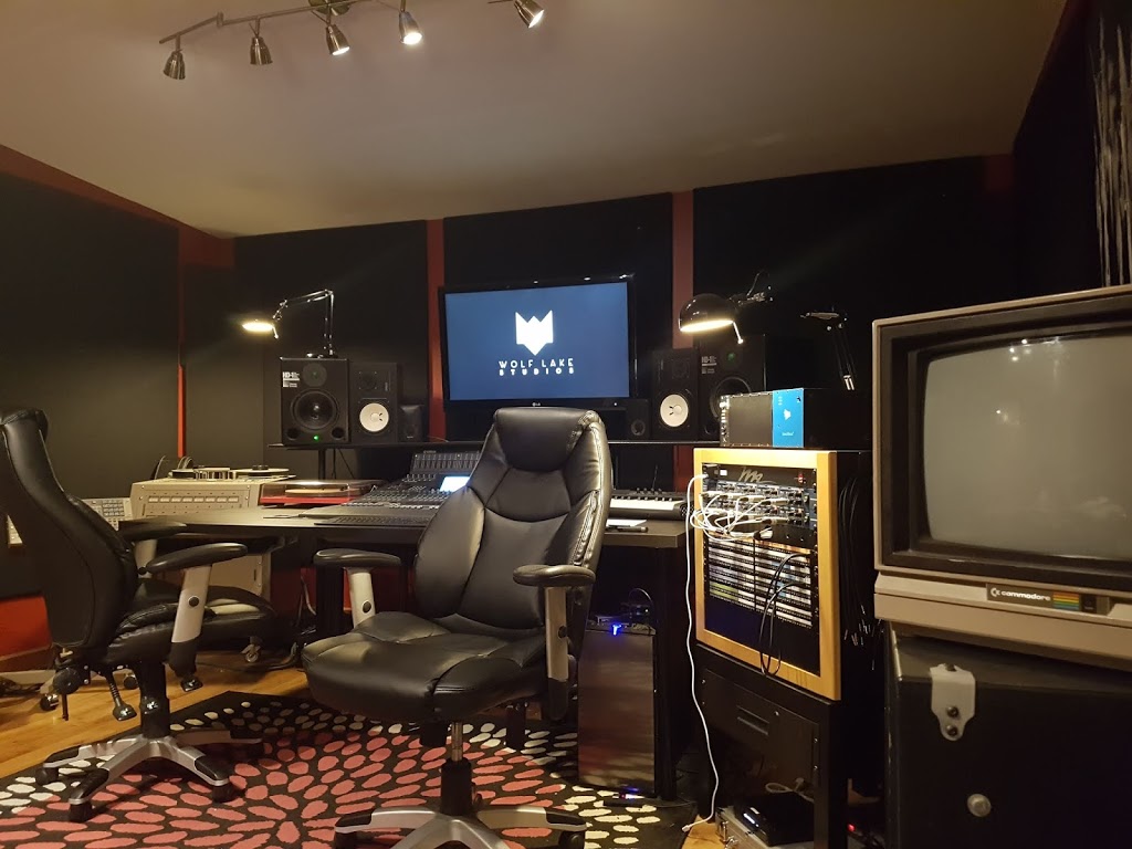 Wolf Lake Studios | 95 Montée Drouin, Lac-des-Loups, QC J0X 3K0, Canada
