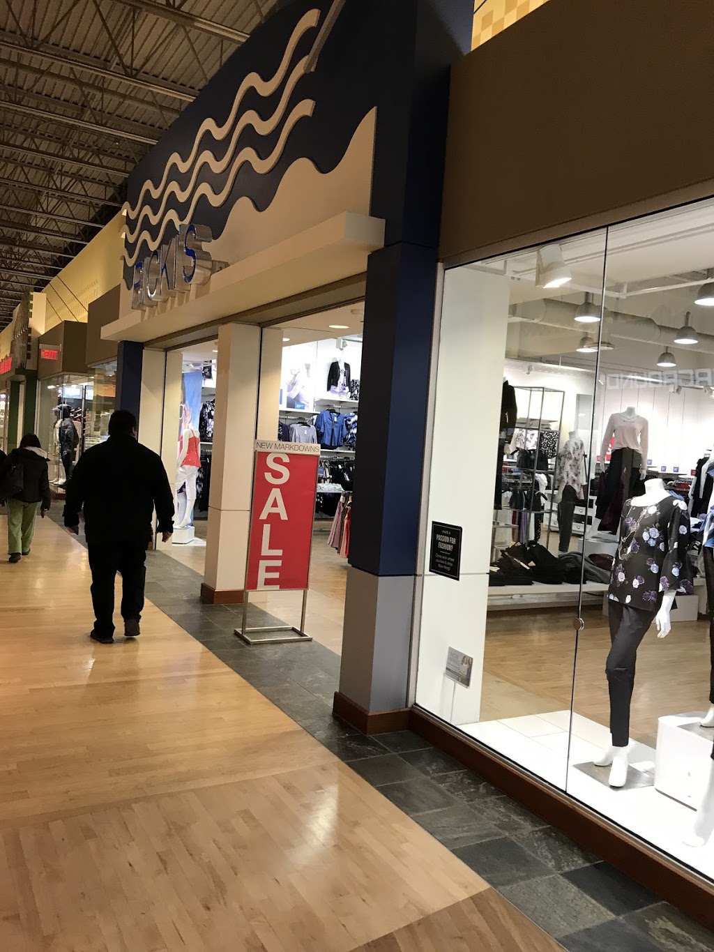 Rickis | CrossIron Mills, 261056 Crossiron Blvd Unit #323, Rocky View No. 44, AB T4A 0G3, Canada | Phone: (403) 274-4672
