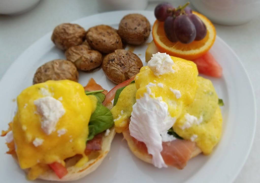 Dappers Landing Restaurant | 5097 Riverside Dr, Fairmont Hot Springs, BC V0B 1L1, Canada | Phone: (778) 525-8004