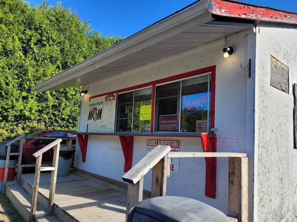Casse-croûte chez Mom | 265 Rue Mcdougall, Maniwaki, QC J9E 1W1, Canada | Phone: (819) 306-4243
