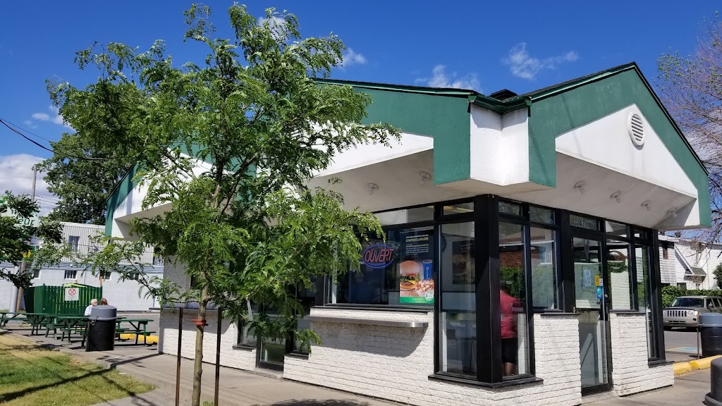 Restaurant Lafleur | 475 Av. Lafleur, LaSalle, QC H8R 3H8, Canada | Phone: (450) 656-0005