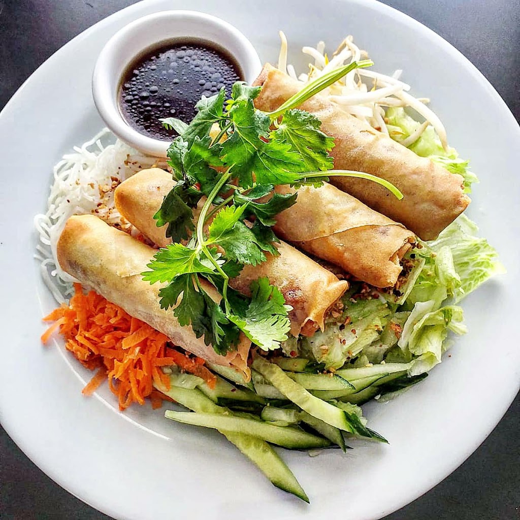 Bamboo Hut Southeast Asian Cuisine | 5052 46 St, Sylvan Lake, AB T4S 1C3, Canada | Phone: (403) 864-2488