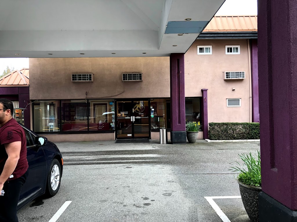 North Vancouver Hotel | 1800 Capilano Rd, North Vancouver, BC V7P 3B6, Canada | Phone: (604) 987-4461