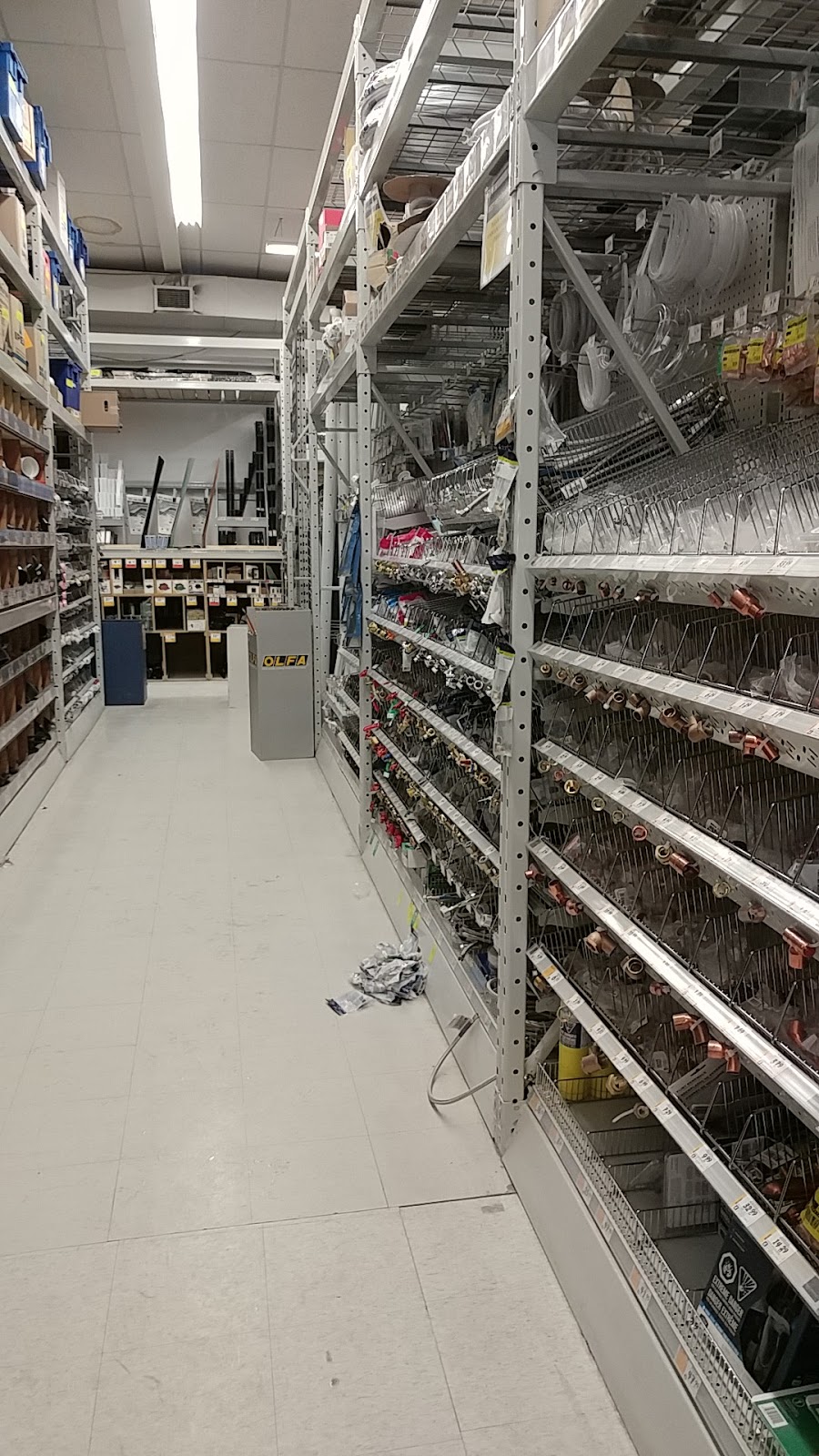 RONA Simcoe | 10 Davis St E, Simcoe, ON N3Y 4N5, Canada | Phone: (519) 426-2740