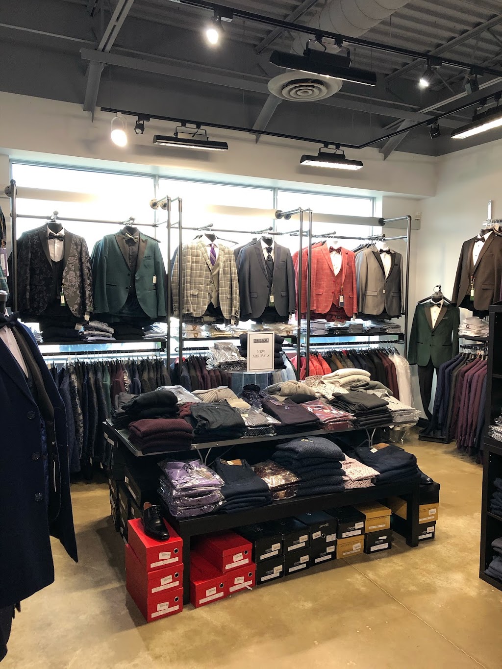 ESCO CLOTHIERS | 6970 Edwards Blvd, Mississauga, ON L5T 2W2, Canada | Phone: (905) 564-7677