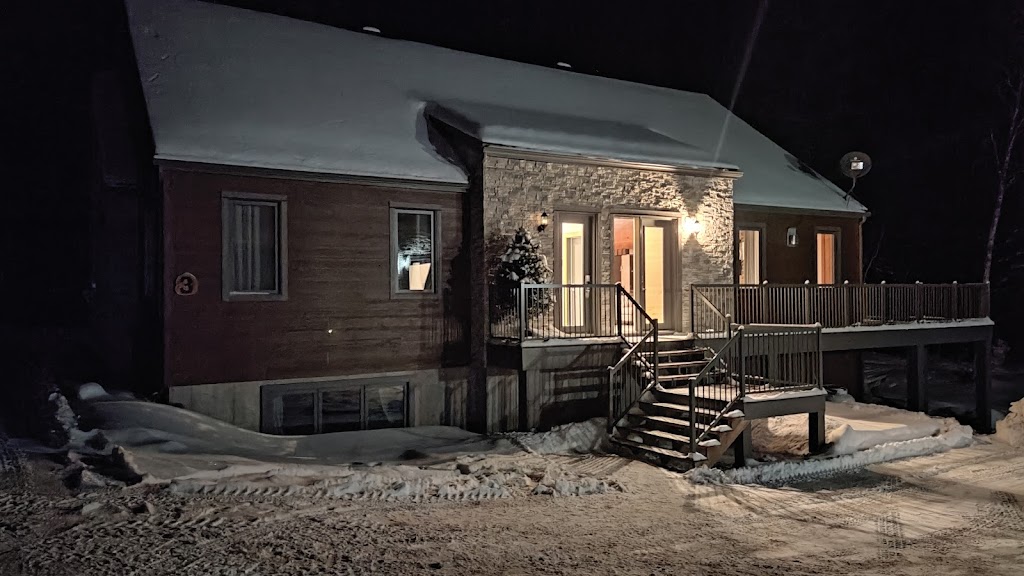 Chalets du Lac Taureau | 1601 Chem. de la Baie-du-Milieu, Saint-Michel-des-Saints, QC J0K 3B0, Canada | Phone: (450) 833-1919