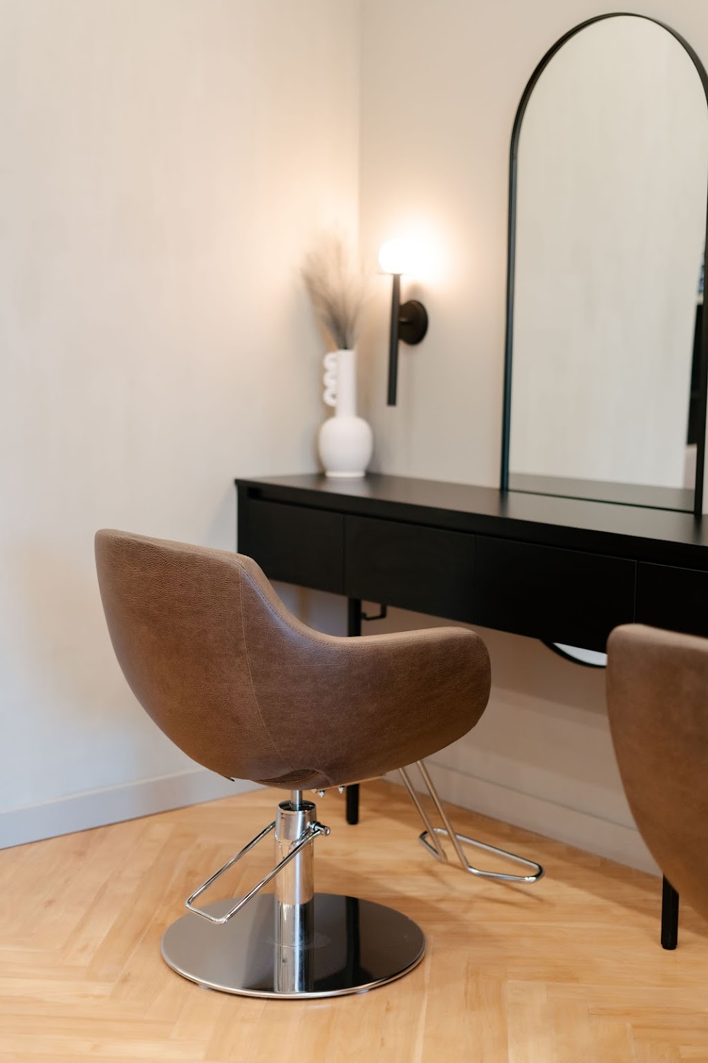 Kroma Salon | 191 Mactaggart Dr, Nobleton, ON L0G 1N0, Canada | Phone: (905) 833-0003