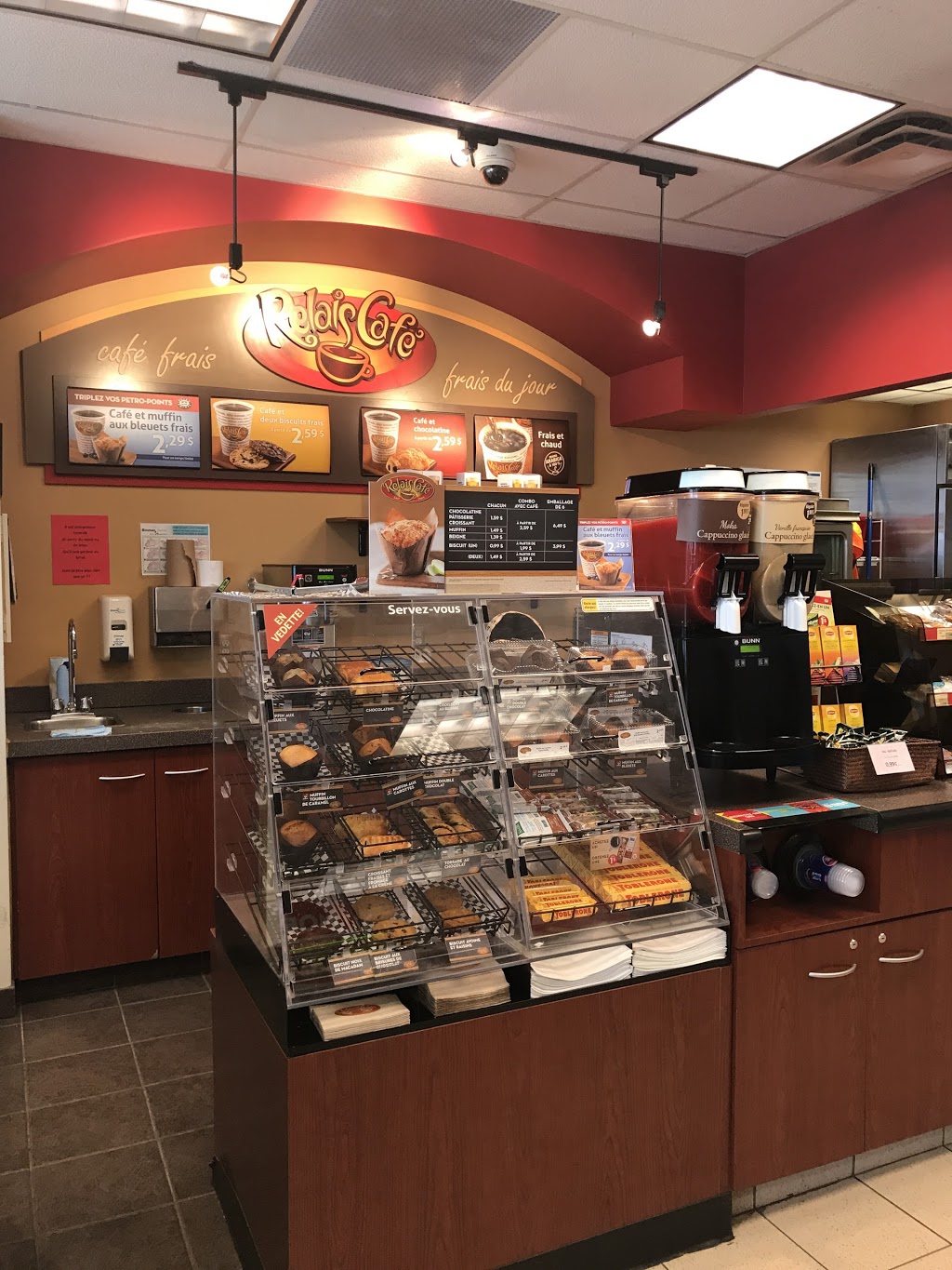 Petro-Canada | 999 Ave Larue, Québec, QC G1C 1J5, Canada | Phone: (418) 667-0295