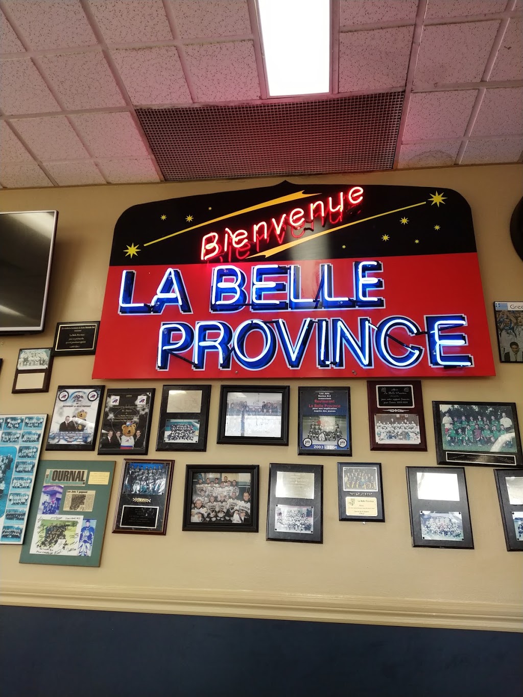 Restaurant La Belle Province | 6075 Chemin de Chambly, Saint-Hubert, QC J3Y 3R6, Canada | Phone: (450) 656-5384