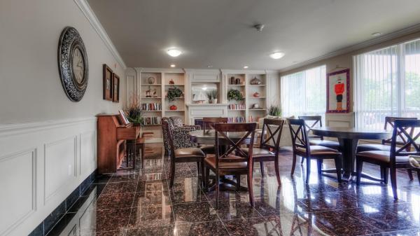 Richmond Hill Apartments | 1985 Richmond St, London, ON N5X 0A6, Canada | Phone: (833) 855-0476