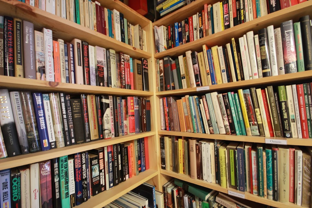 The Merrickville Book Emporium | 105 Wellington St E, Merrickville, ON K0G 1N0, Canada | Phone: (613) 269-2505