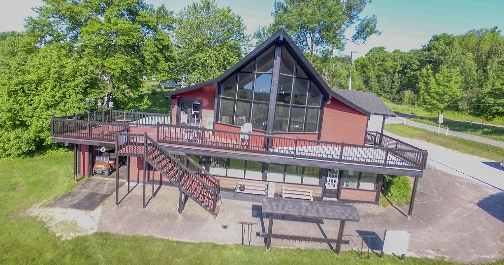 Club de Golf Richmond-Melbourne Inc | 75 Rue Belmont, Richmond, QC J0B 2H0, Canada | Phone: (819) 826-3411