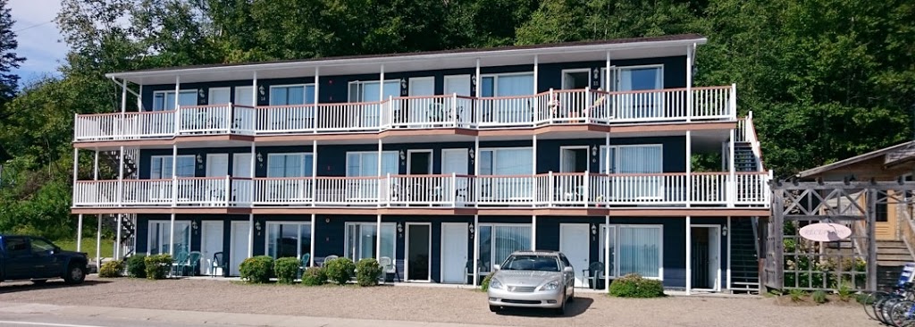 Restaurant Motel de la Plage | lodging | 150 Chemin des Bains, Saint-Irénée, QC G0T 1V0, Canada | 4184529266 OR +1 418-452-9266