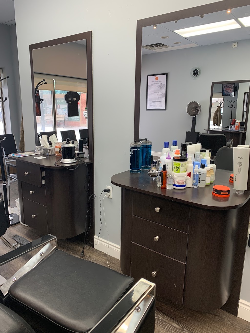 Orange Barber Stylist | 1224 Dundas St W, Mississauga, ON L5C 4G7, Canada | Phone: (905) 897-1880
