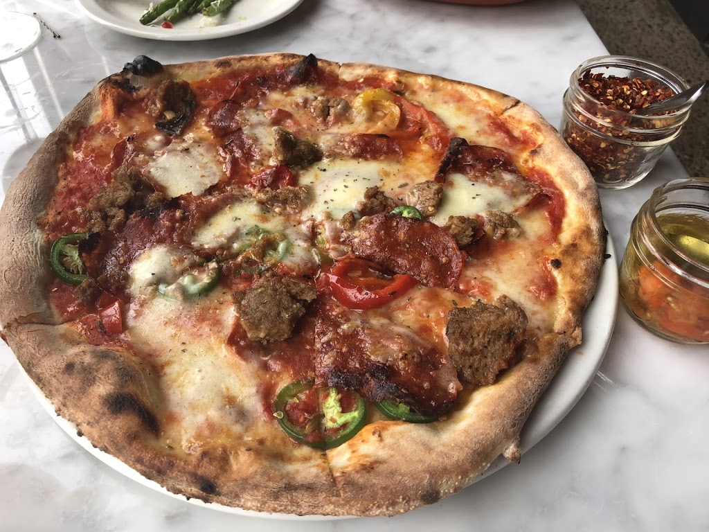 Pizzeria Defina | 321 Roncesvalles Ave, Toronto, ON M6R 2M6, Canada | Phone: (416) 534-4414