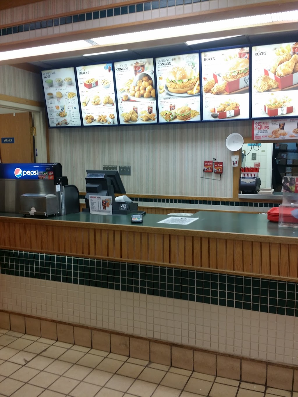 KFC | 70 First St, Collingwood, ON L9Y 1A3, Canada | Phone: (705) 445-0491