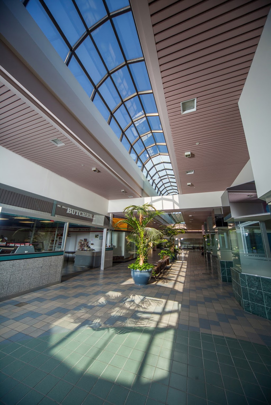 BEACON HILL SHOPPING CENTRE | 2339 Ogilvie Rd, Gloucester, ON K1J 9M7, Canada | Phone: (613) 563-4442