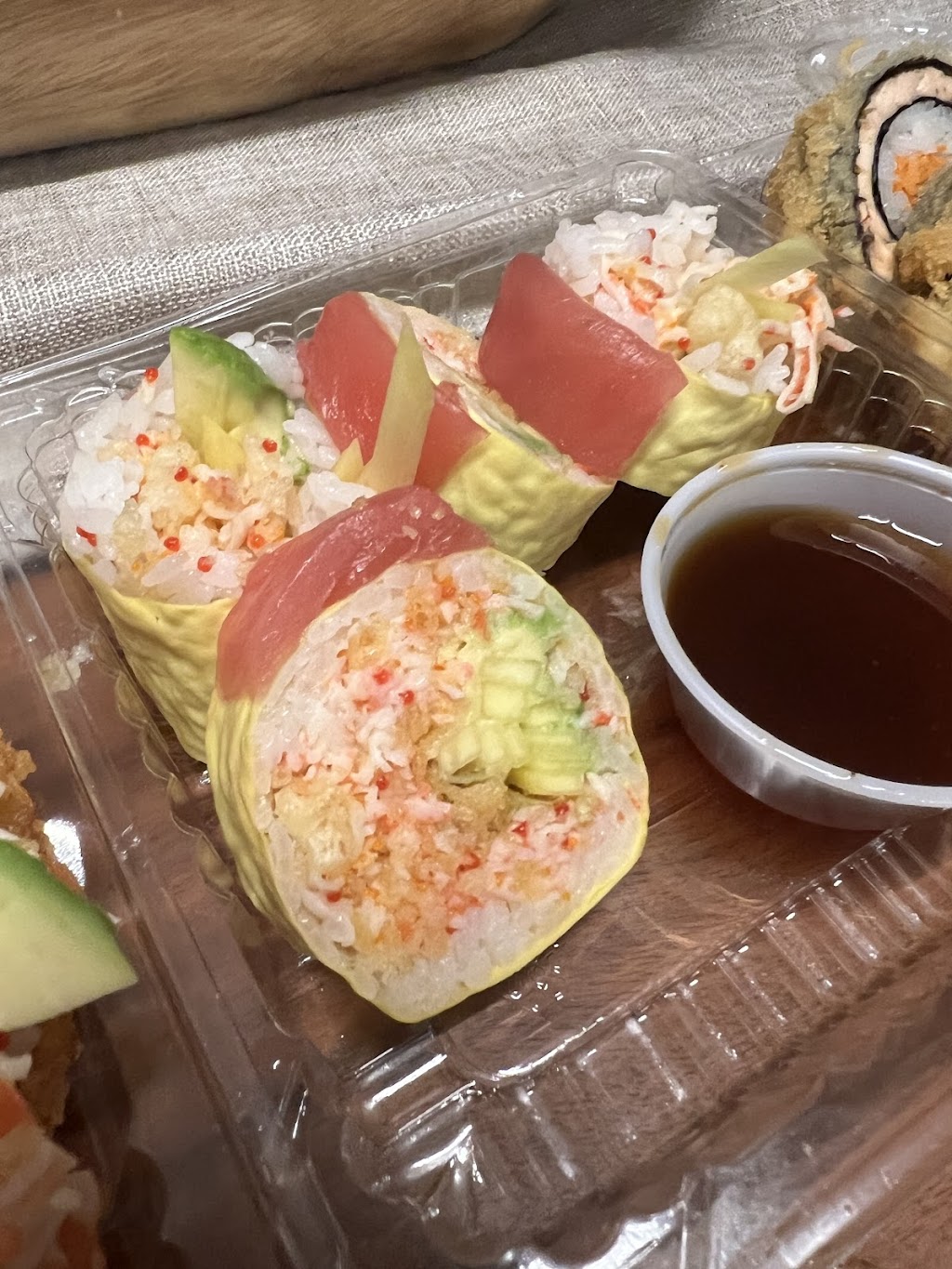 Emi Sushi | 6580 Bd Laurier, Terrebonne, QC J7M 0A1, Canada | Phone: (450) 477-7555