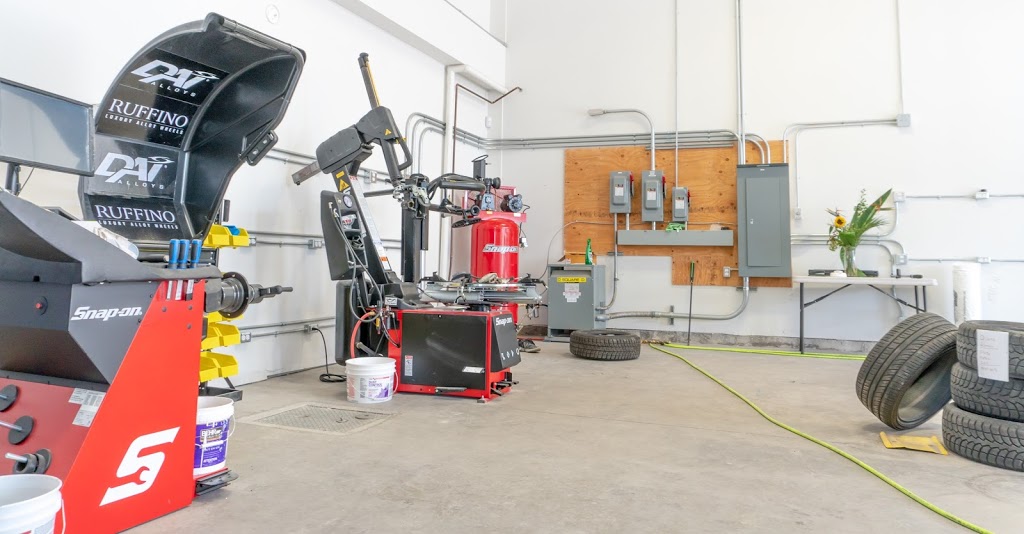 Urban Reifen - Tires and Wheels Ottawa | 26 Caesar Ave, Nepean, ON K2G 0B2, Canada | Phone: (613) 680-1881