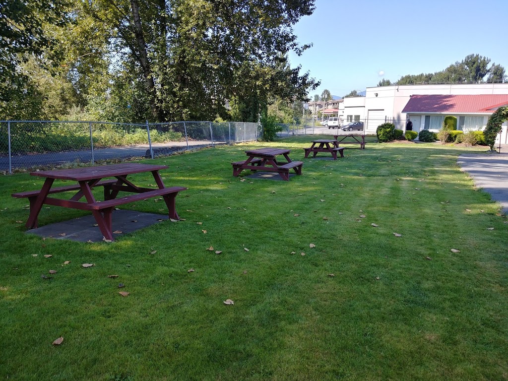 Rainbow Motor Inn | 45620 Yale Rd, Chilliwack, BC V2P 2N2, Canada | Phone: (604) 792-6412