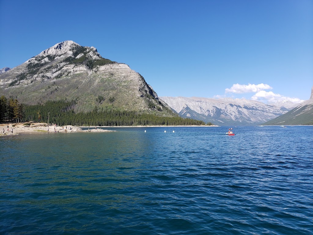 Lake Minnewanka Parking Lot | Lake Minnewanka Scenic Dr, Alberta T1L 1K2, Canada | Phone: (403) 762-1550