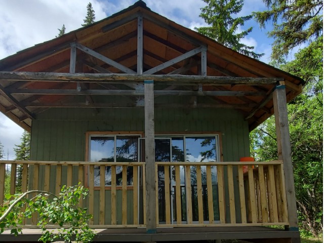 Sky Hi Lodge | 5924 3400 Rd, Loon Lake, BC V0K 2K1, Canada | Phone: (604) 537-3099