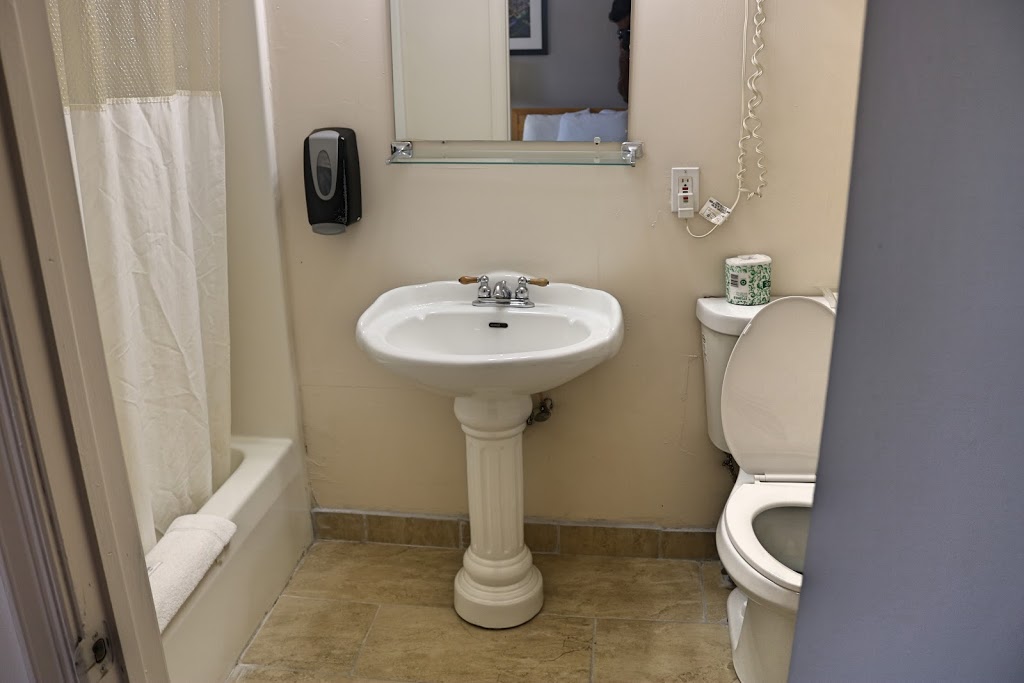 Budget Host Inn | 6621 Niagara Falls Blvd, Niagara Falls, NY 14304, USA | Phone: (716) 283-3839