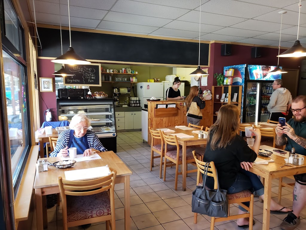 Suzys Cafe | 196 Esplanade, Harrison Hot Springs, BC V0M 1K0, Canada | Phone: (604) 491-1101
