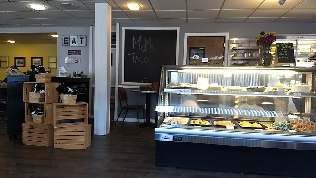 Moms Country Kitchen | 81057 Main St, Memphis, MI 48041, USA | Phone: (810) 392-2210