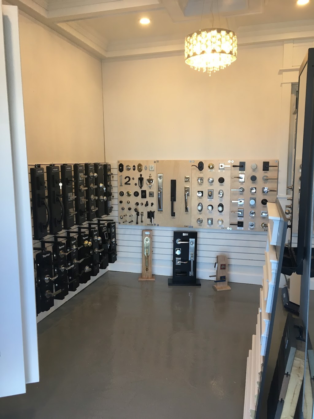 Trim It All Inc | 1550 Liverpool Ct Bay 4, Ottawa, ON K1B 4L2, Canada | Phone: (613) 742-8888