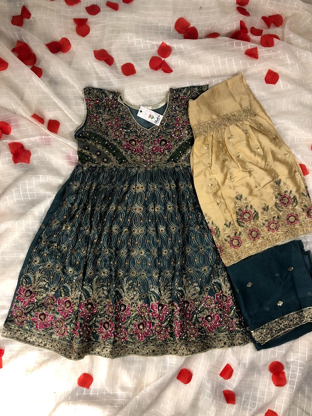 Malalai Boutique | 2301 Sheridan Garden Dr, Oakville, ON L6J 7R9, Canada | Phone: (647) 212-2525