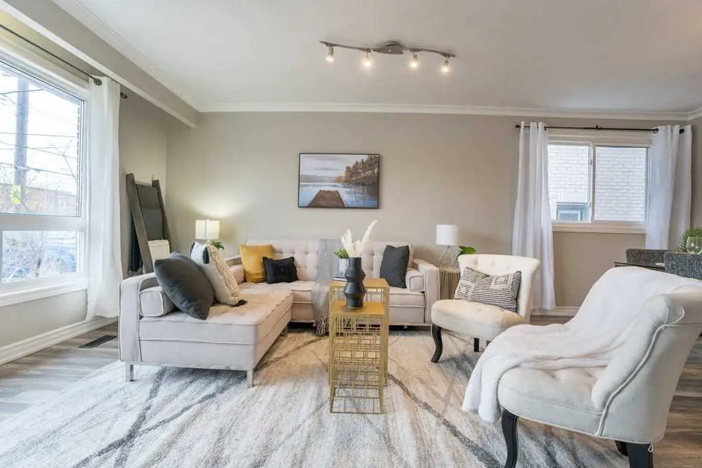 Staging the GTA | 35 Holmcrest Trail, Toronto, ON M1C 1V6, Canada | Phone: (416) 886-3325
