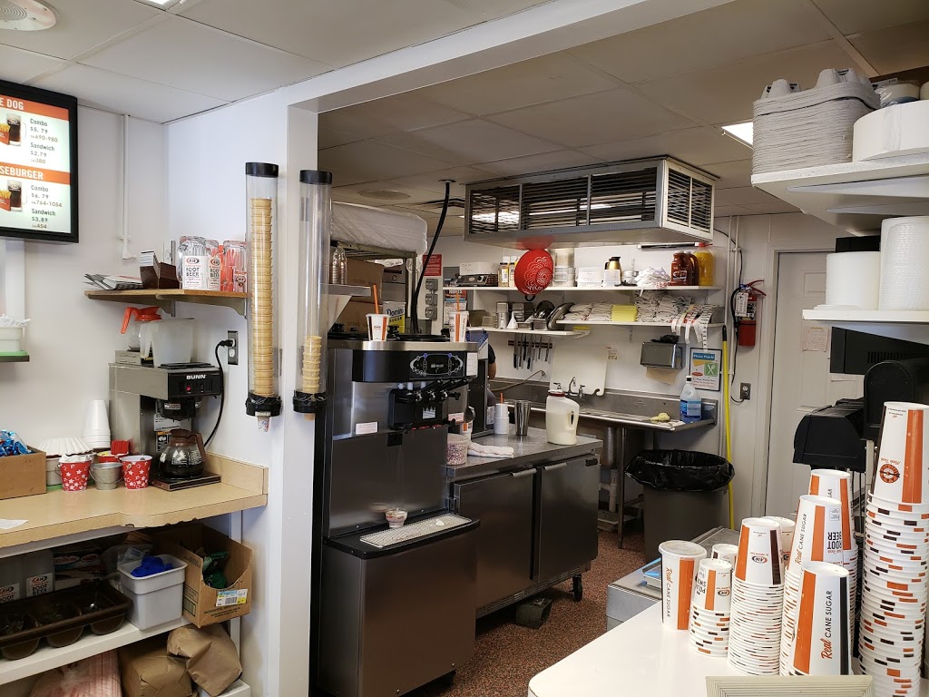 A&W Restaurant | 208 N Main St, Yale, MI 48097, USA | Phone: (810) 387-4052