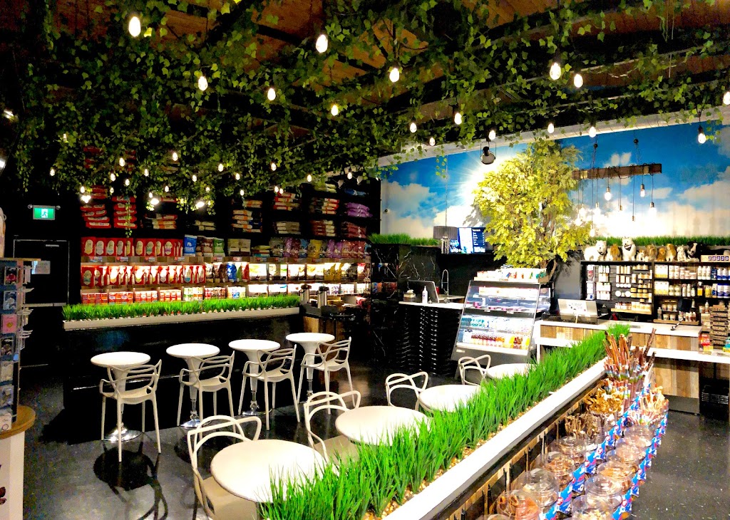 Woouf Saint-Sauveur | 1 Av. Lanning, Saint-Sauveur, QC J0R 1R0, Canada | Phone: (450) 240-0110